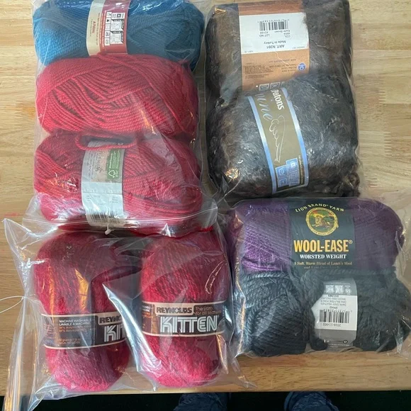 New Bundle Of Yarn Different Color - Picture 6 of 11